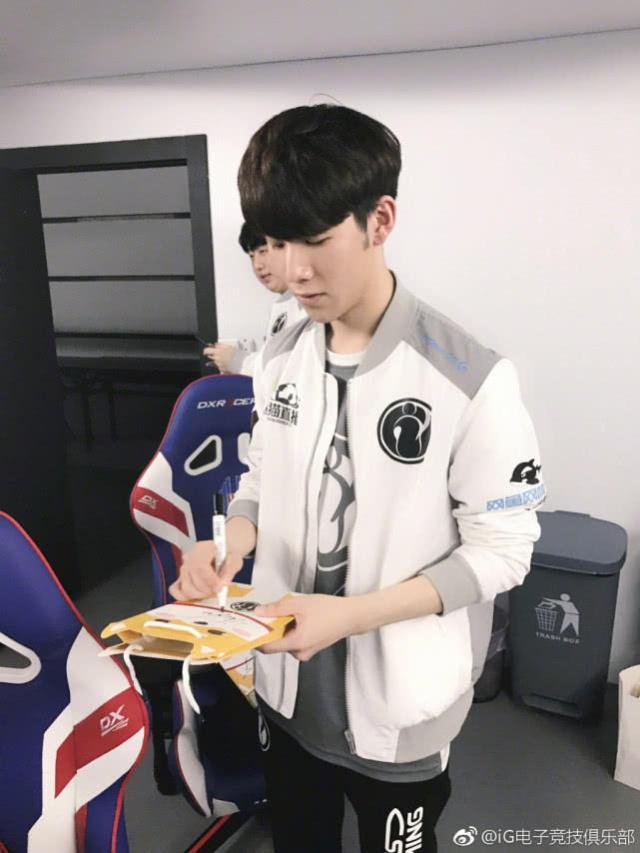 TheShy遭遇十二持续失利，瑞士队教练压力巨大！
