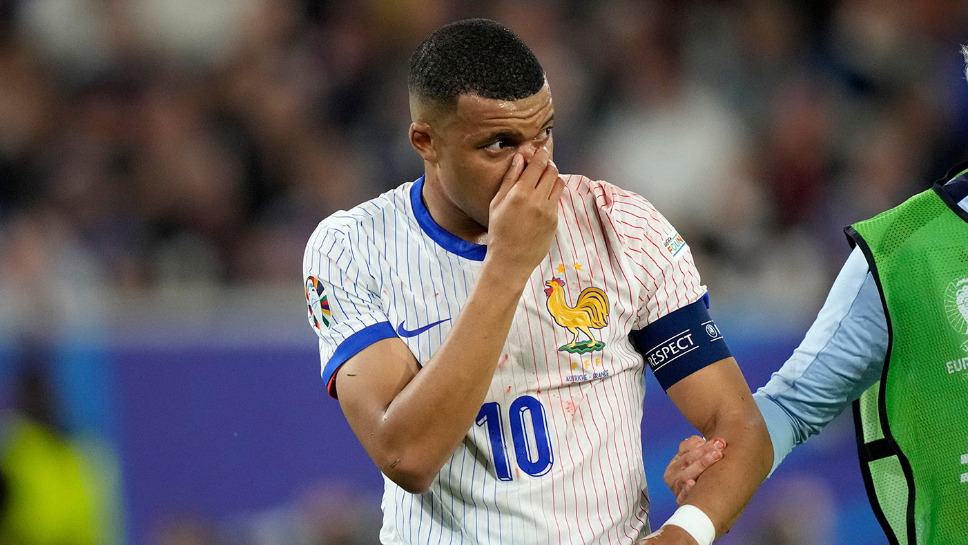 九游会-包含西城山猫队击败滇池雄鲨队，马拉松杯赛上演裁判判罚引热议！防守强度拉满的词条