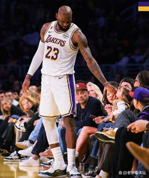 九游娱乐-詹姆斯在湖人比赛中出色防守，爆冷引发热议！的简单介绍